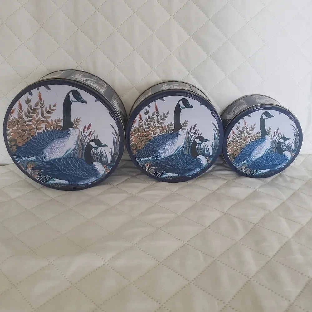 VTG NESTING  TIN CANISTER SET Of 3 CANADA GOOSE GEESE BLUE ROUND HOME DECOR - Picture 4 of 8